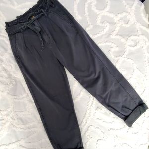 AMERICAN EAGLE High Waisted Paper Bag Pants